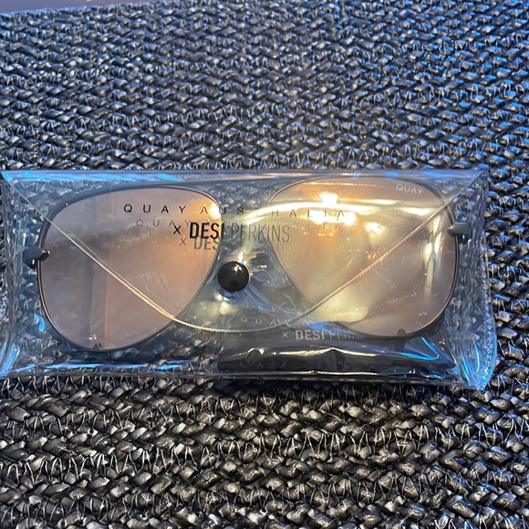 HighKeys in Rose Gold with Dark grey frames. - Picture 3 of 4